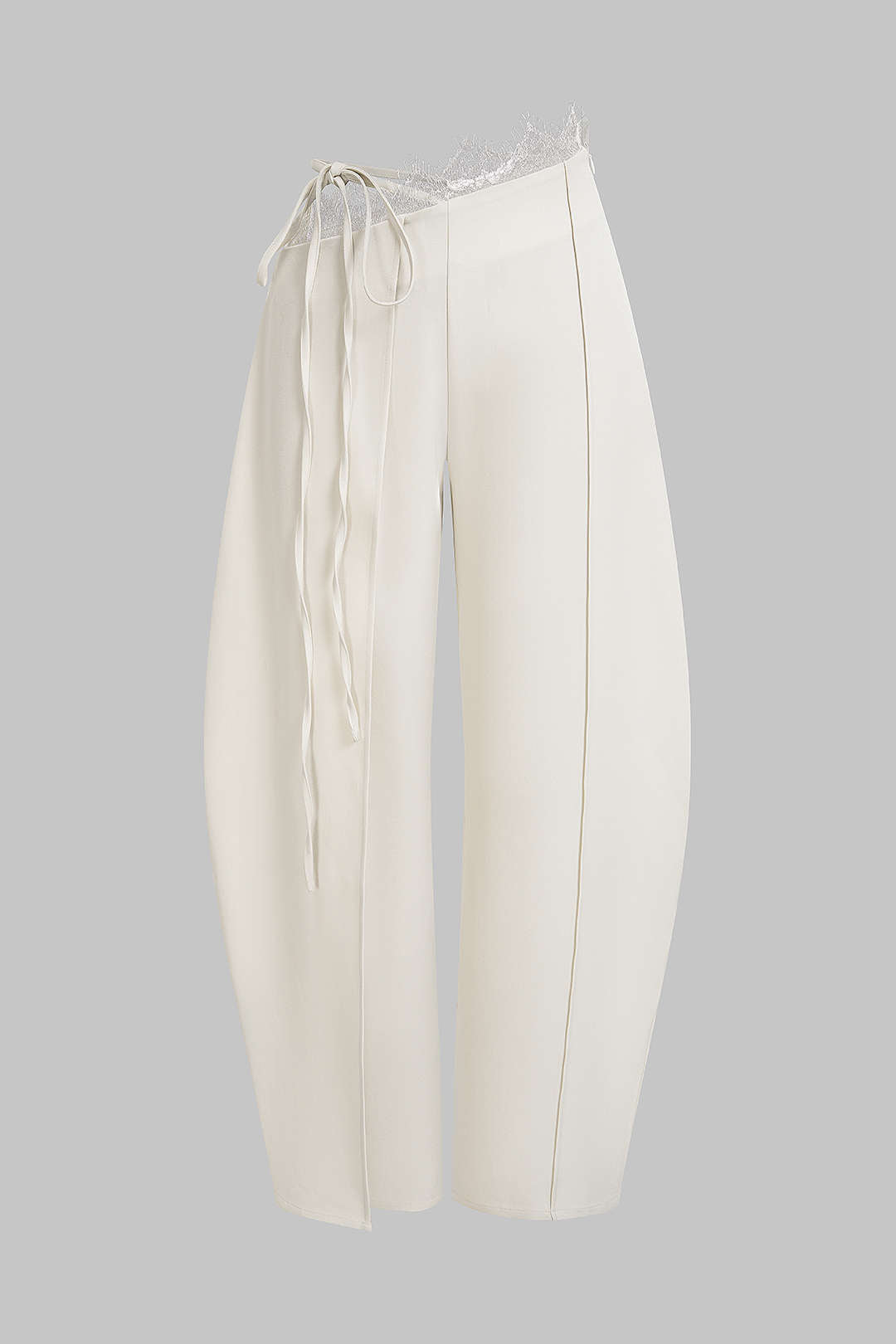 Asymmetrische broek met kanten rand en wijde pijpen