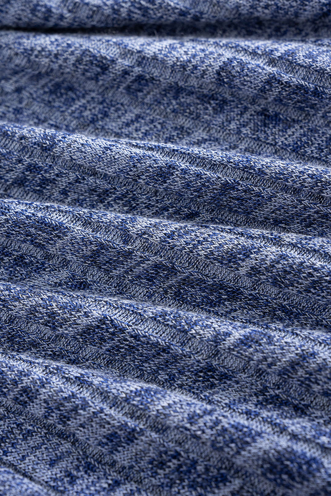 Mouwloze minijurk met watervalhals en gedraaid detail