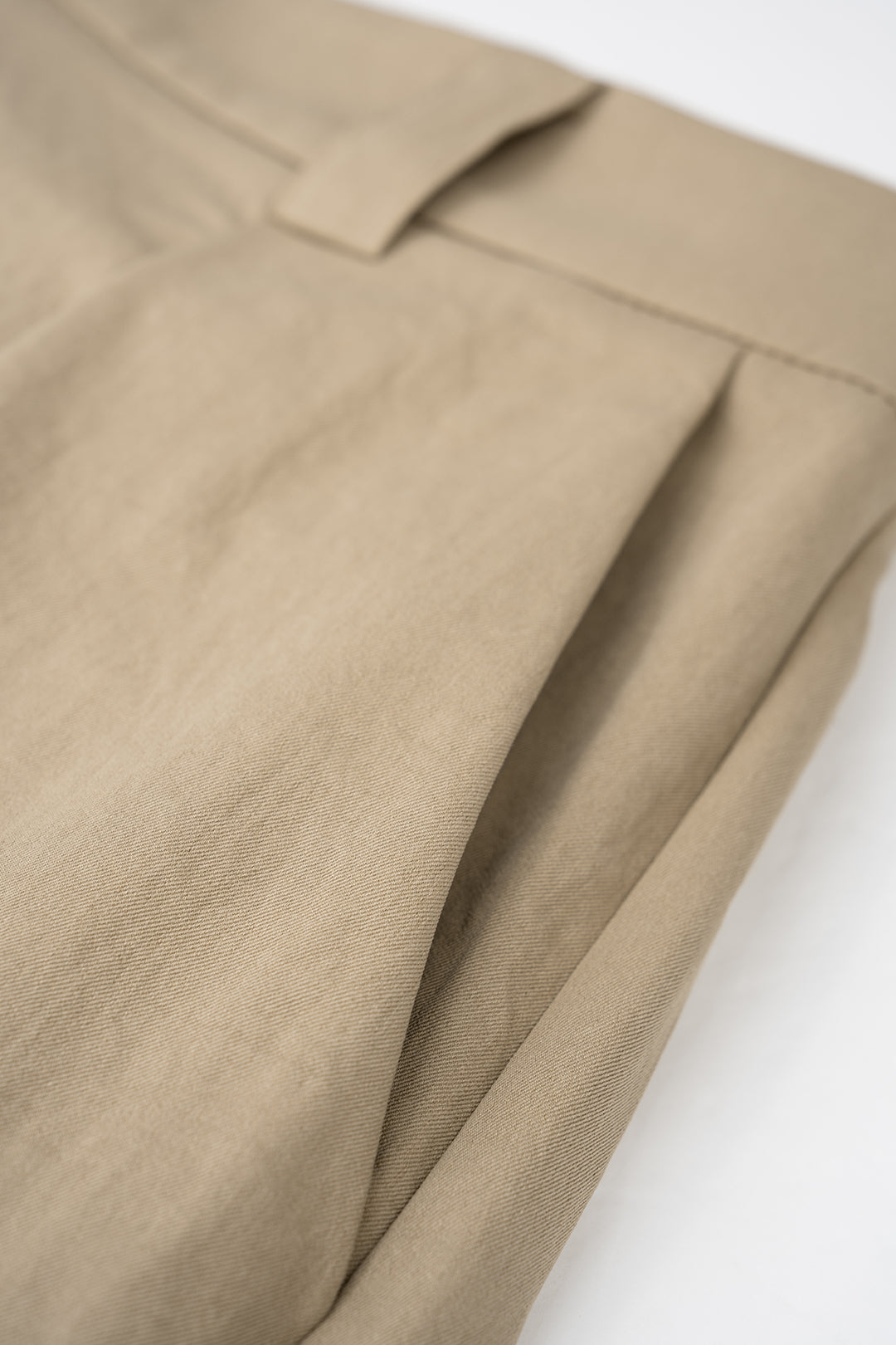 Rok met hoge taille en smokwerk
