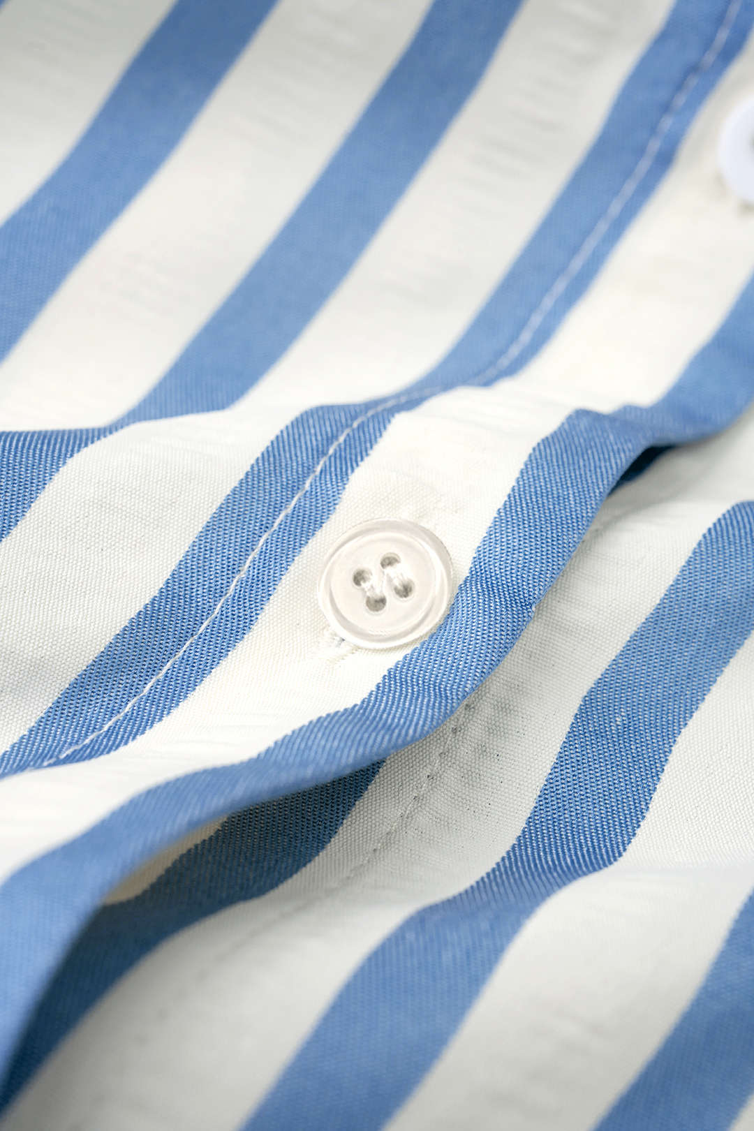 Gestreepte blouse met V-hals en lange mouwen