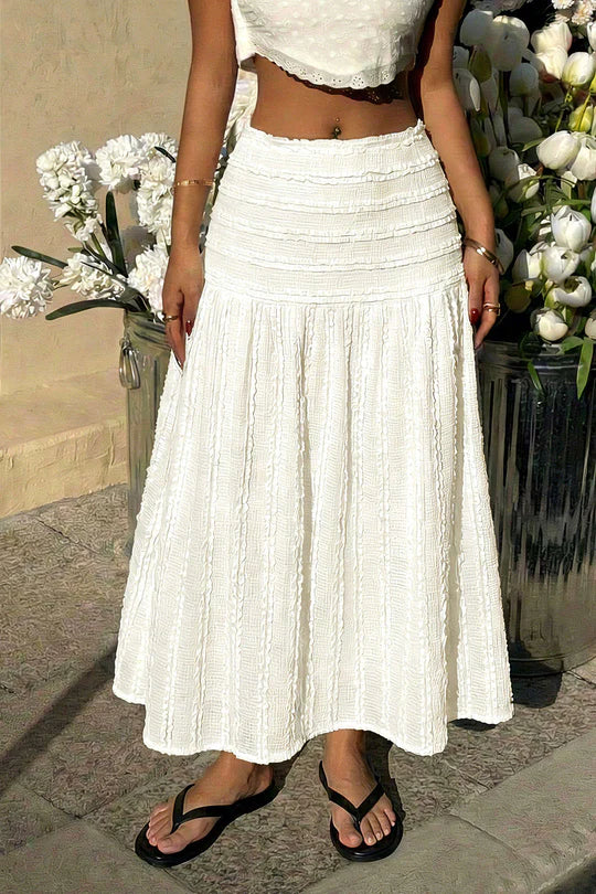 High-waisted skirt with a textured scalloped edge