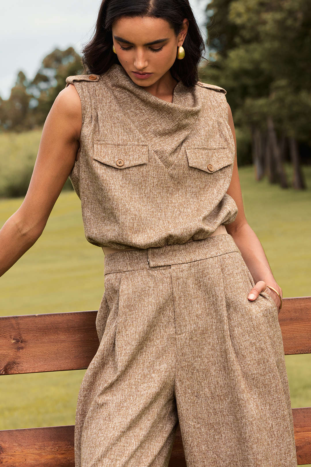 Tanktop met drapering, watervalhals en knoopjes