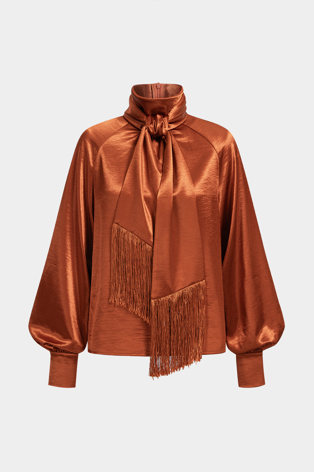 Satijnen blouse met strik, franjes en lange mouwen