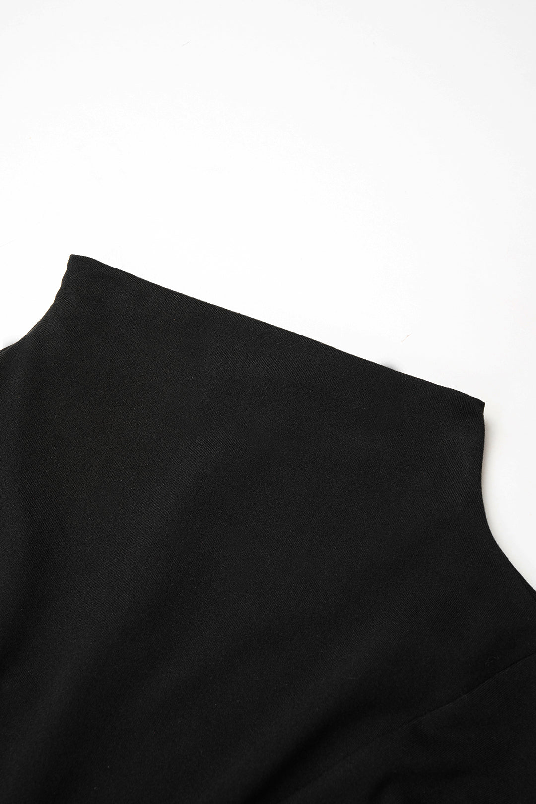 Metallic top met opstaande kraag, ruches en lange mouwen