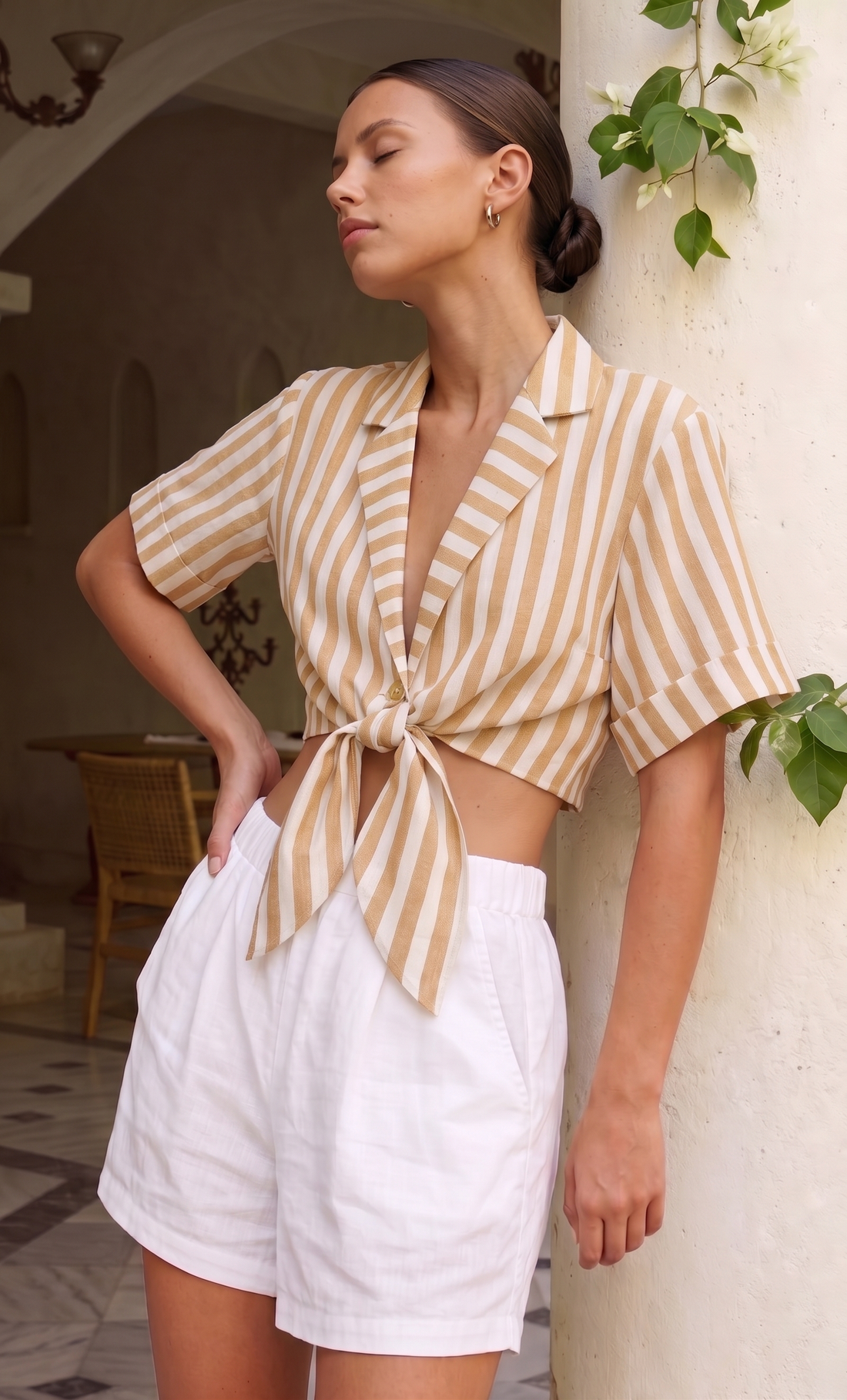 Gestreepte blouse met reverskraag, strik en korte mouwen