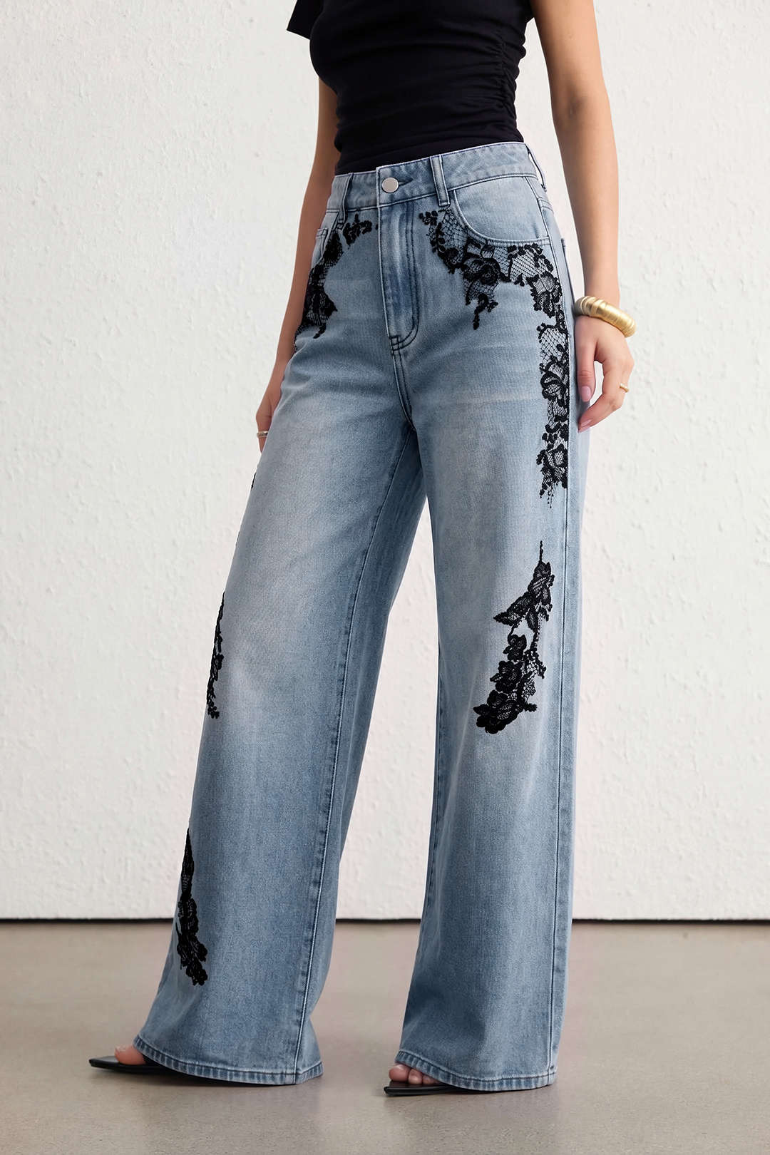 Jeans met kant, zakken en rechte pijp