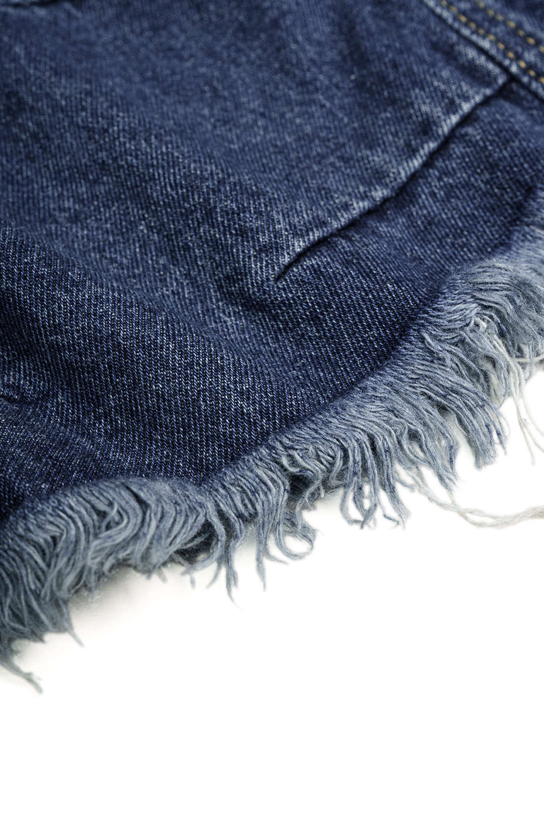 Denim short met zakken en rafelrand