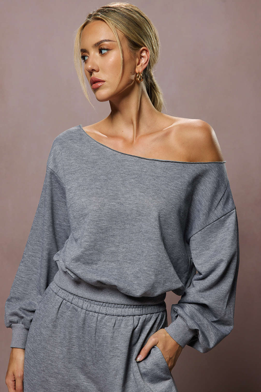 Esmee - Asymmetrische set met top en broek
