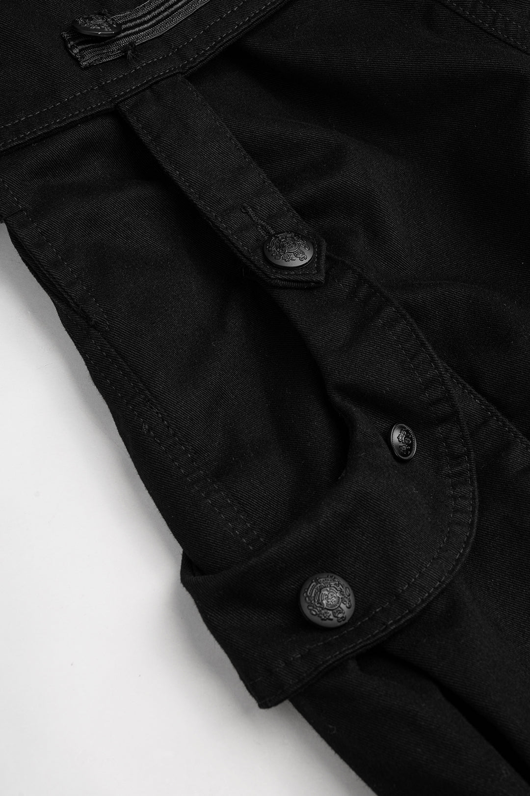 Jeans met knoopjes en ruches