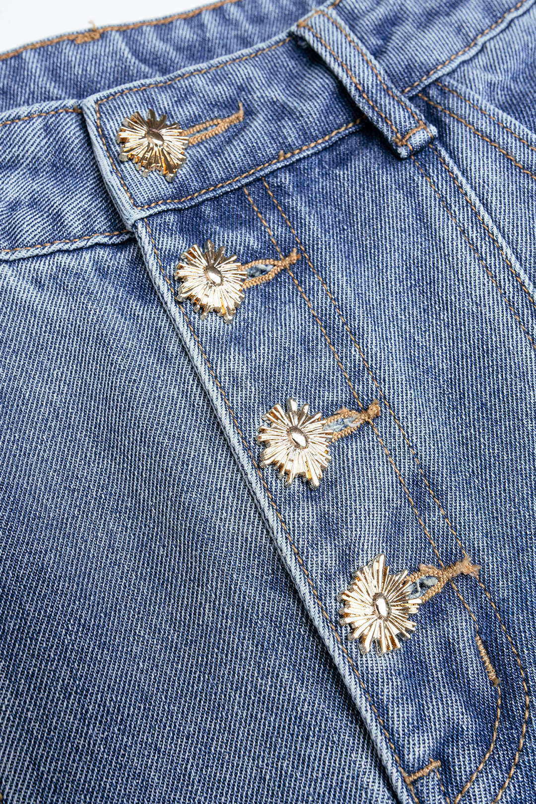 Isa - Metallic jeans met knoopjes en wijde pijpen