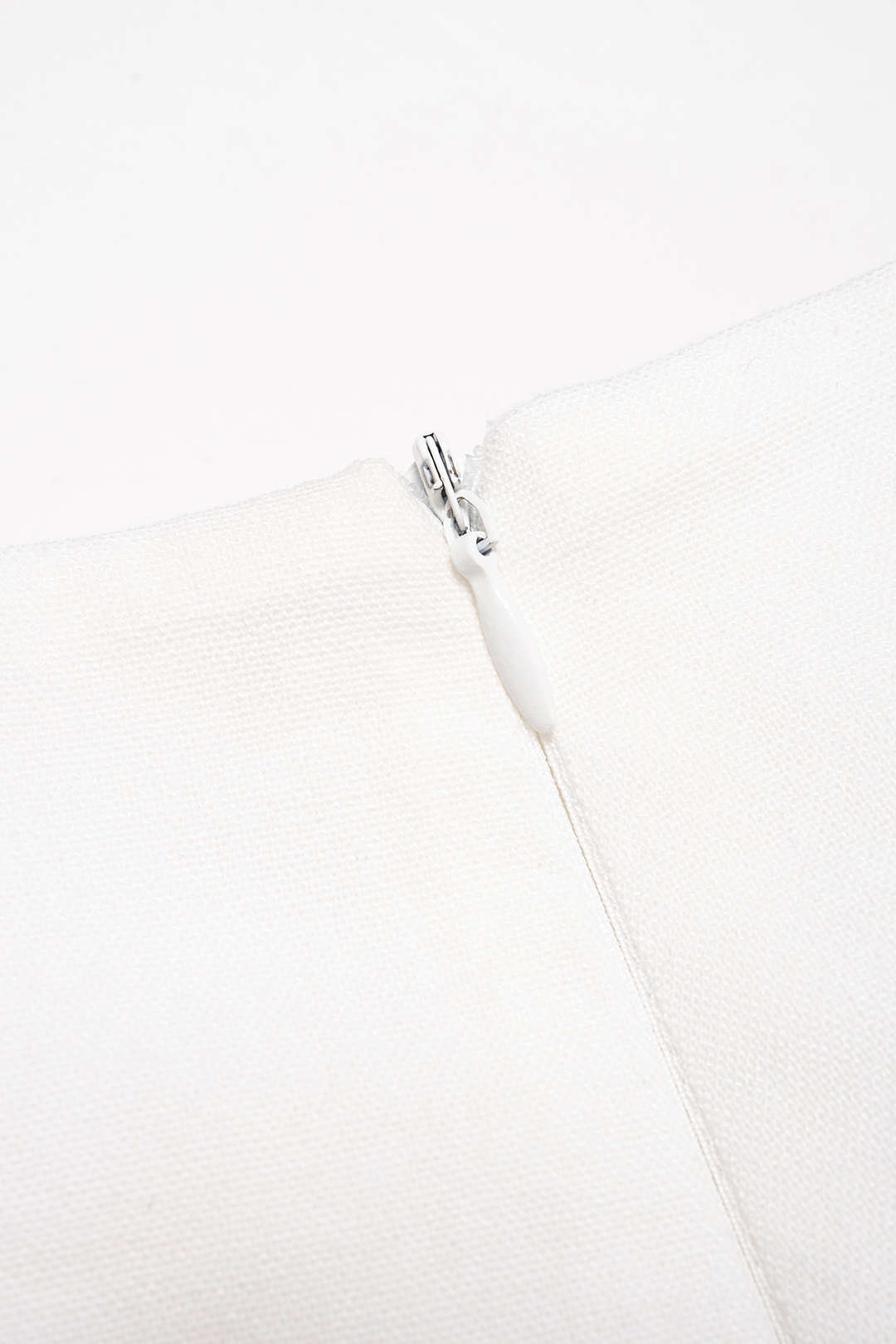 Linnen broek met ruches, gedraaid detail en knoopdetail