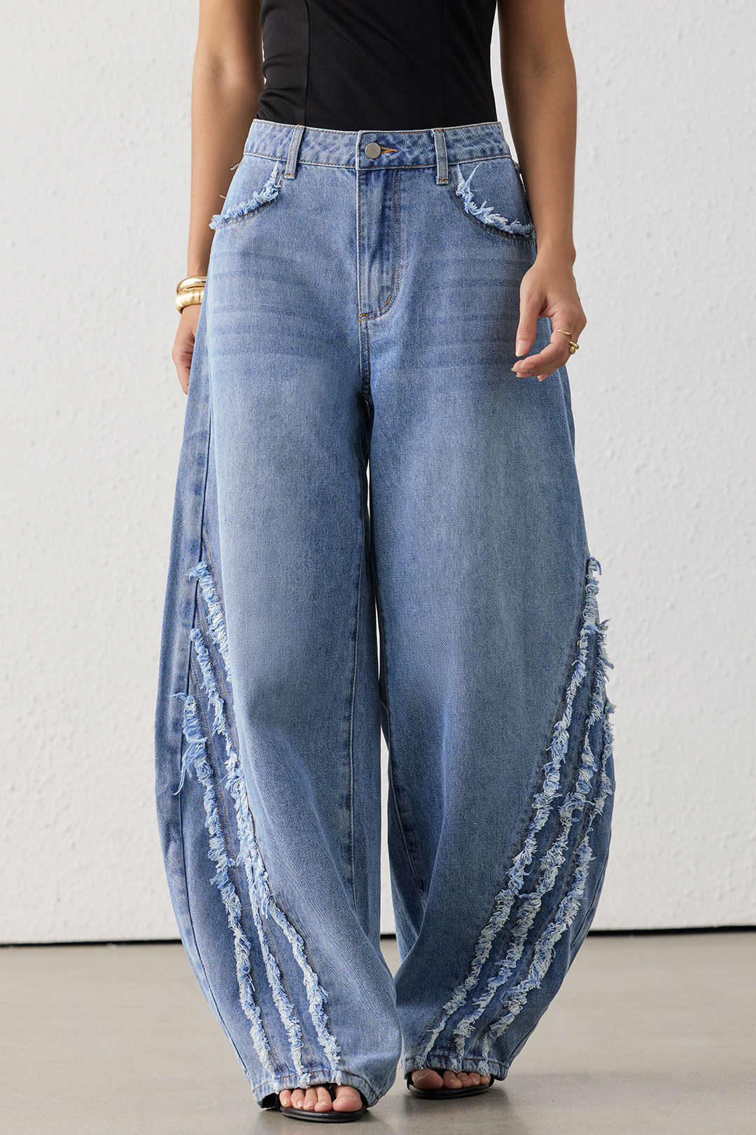 Jeans met rafelrand en wijde pijpen