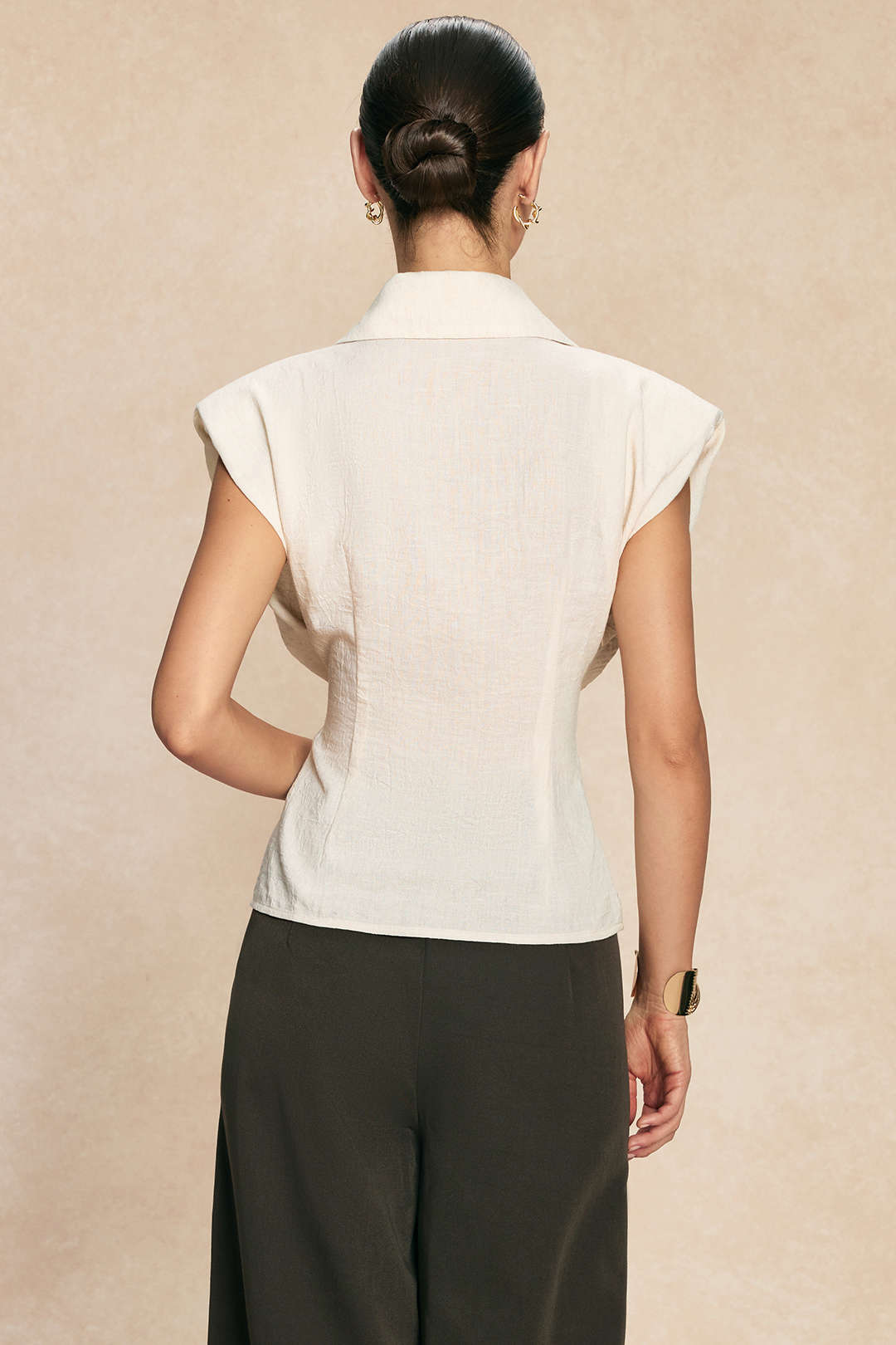 Asymmetrische blouse met V-hals en ruches