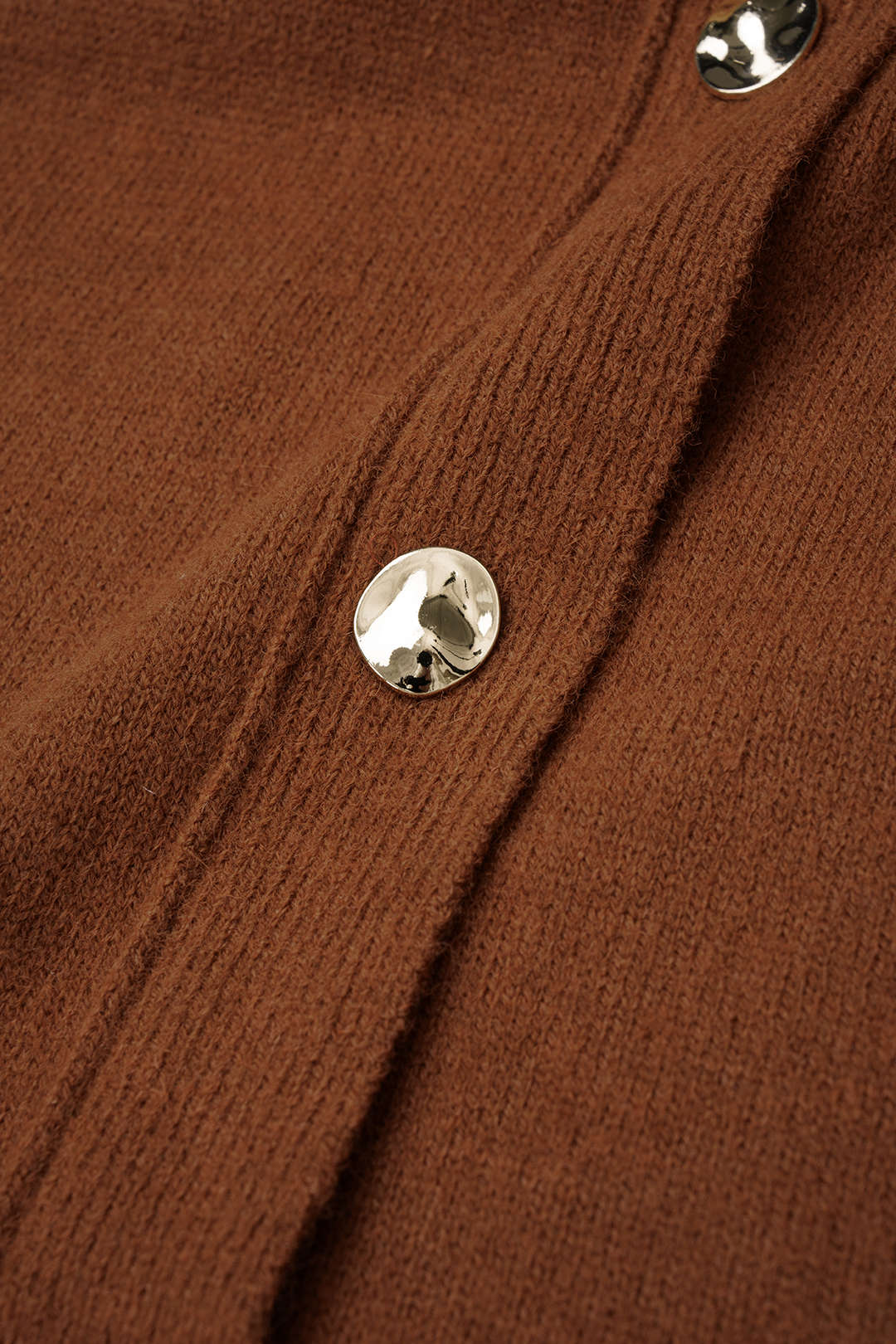 Gebreide metallic maxirok met knoopjes en zeemeerminmodel