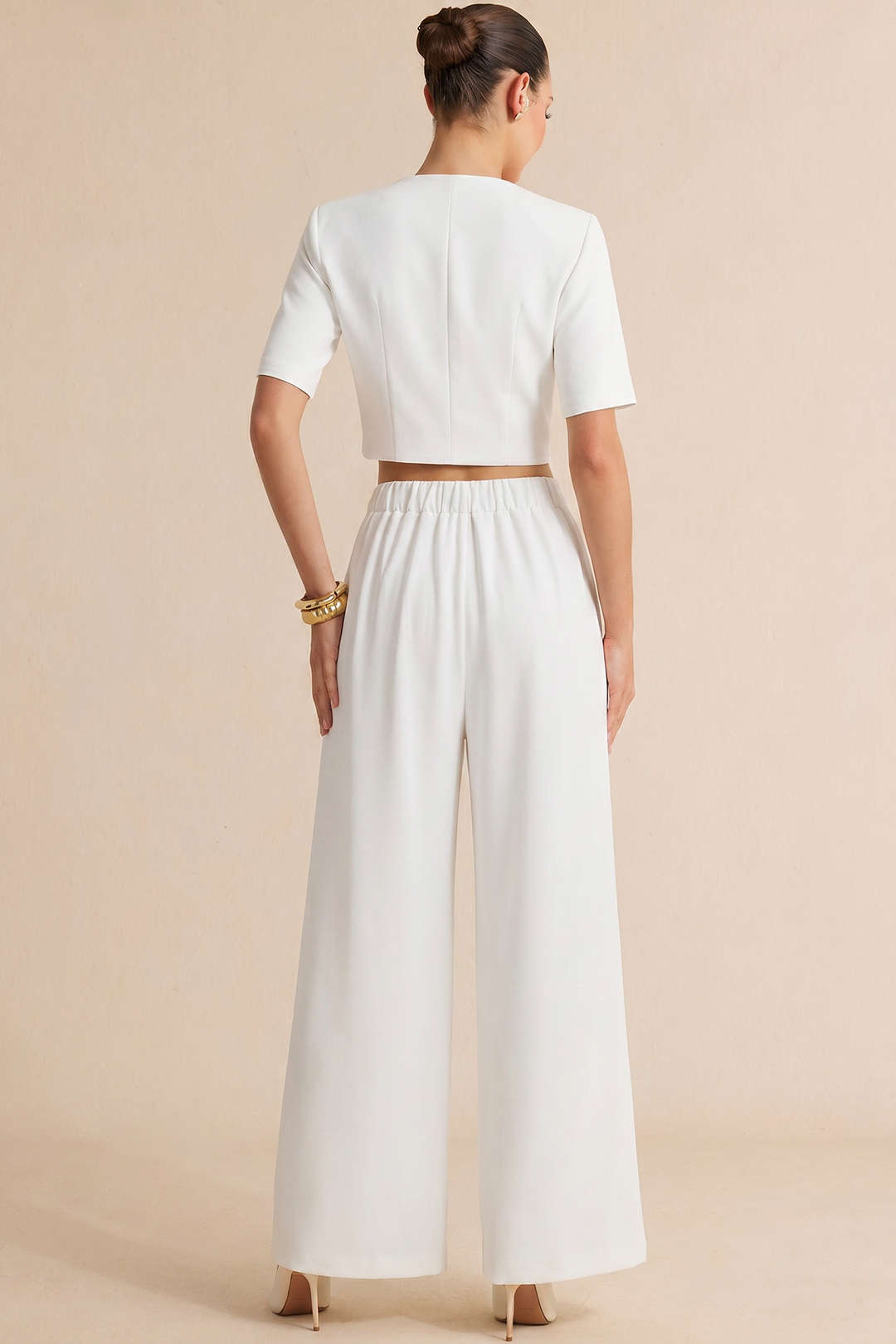 Asymmetrische blouse met uitsnijding en korte mouwen