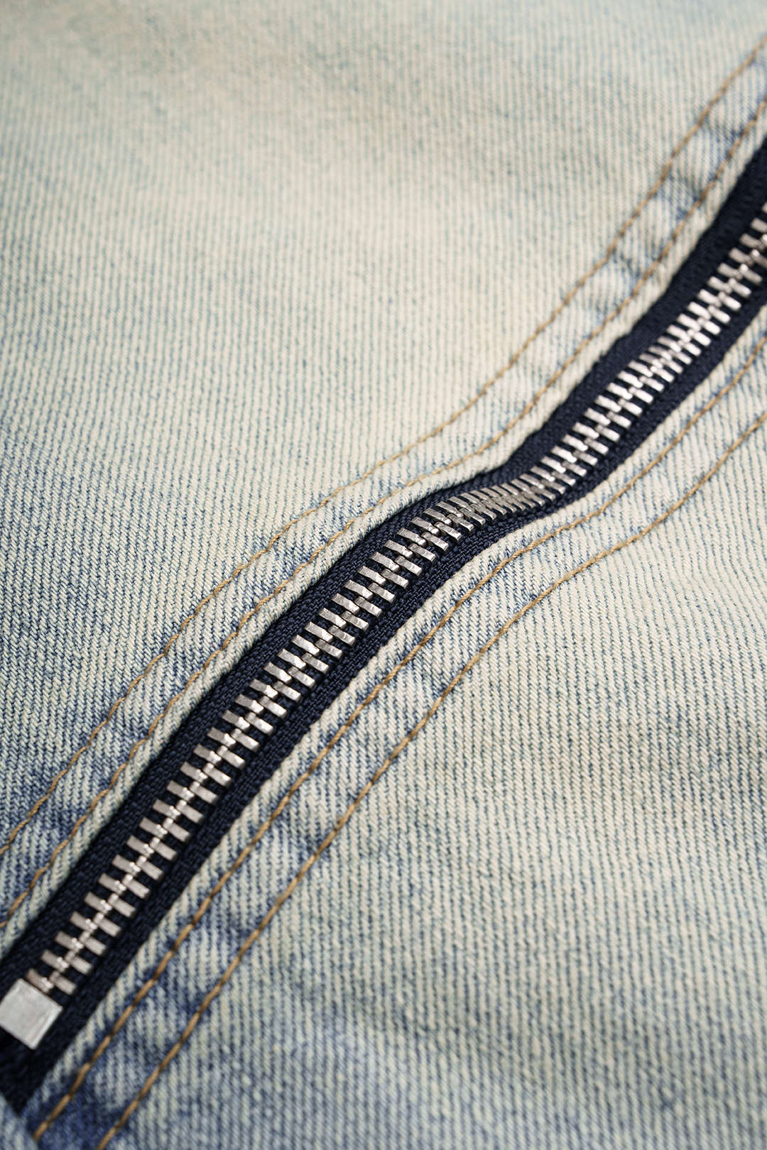Asymmetrische jeans met rits
