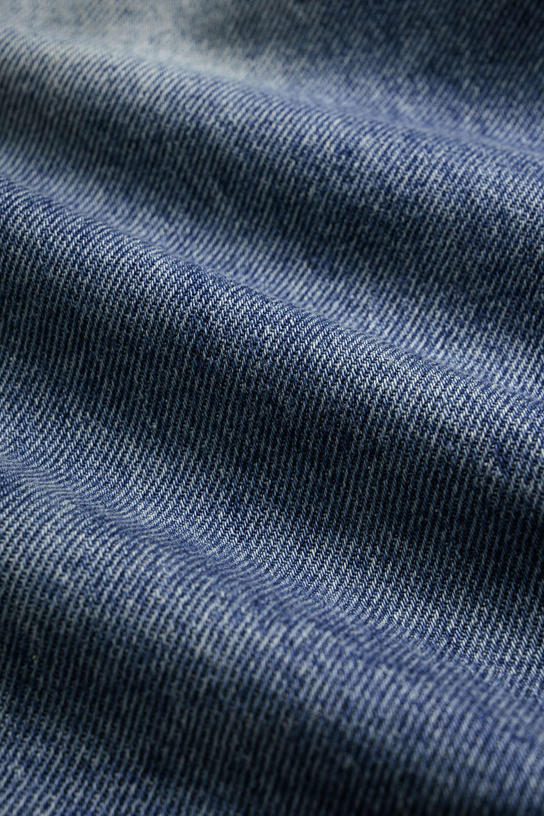 Denim gilet met knoopjes en rafelrand