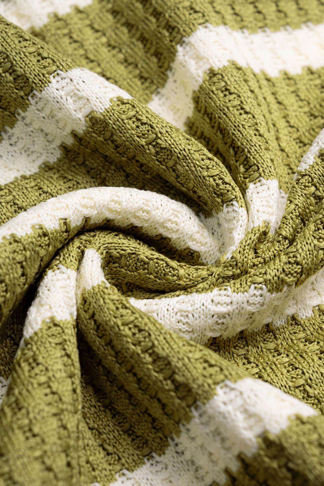 Gestreepte mouwloze midijurk met V-hals