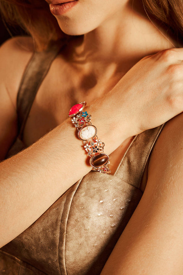 Armband met veelkleurige strassbloemen