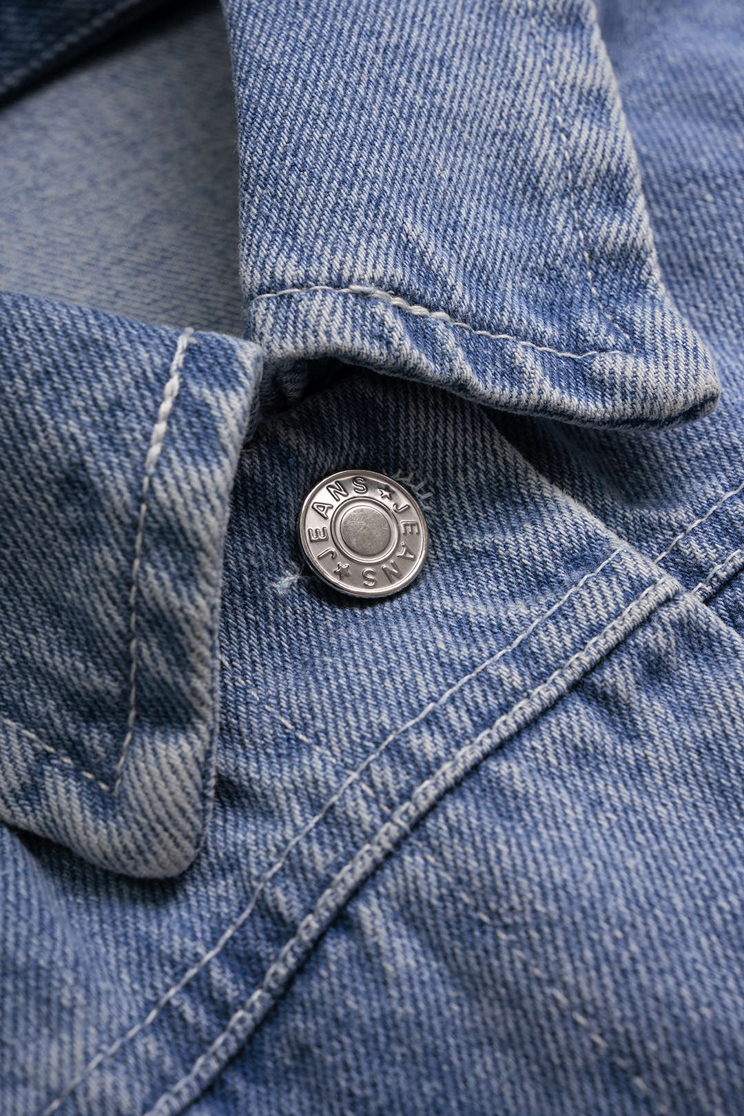 Tess - Denim item met knoopjes