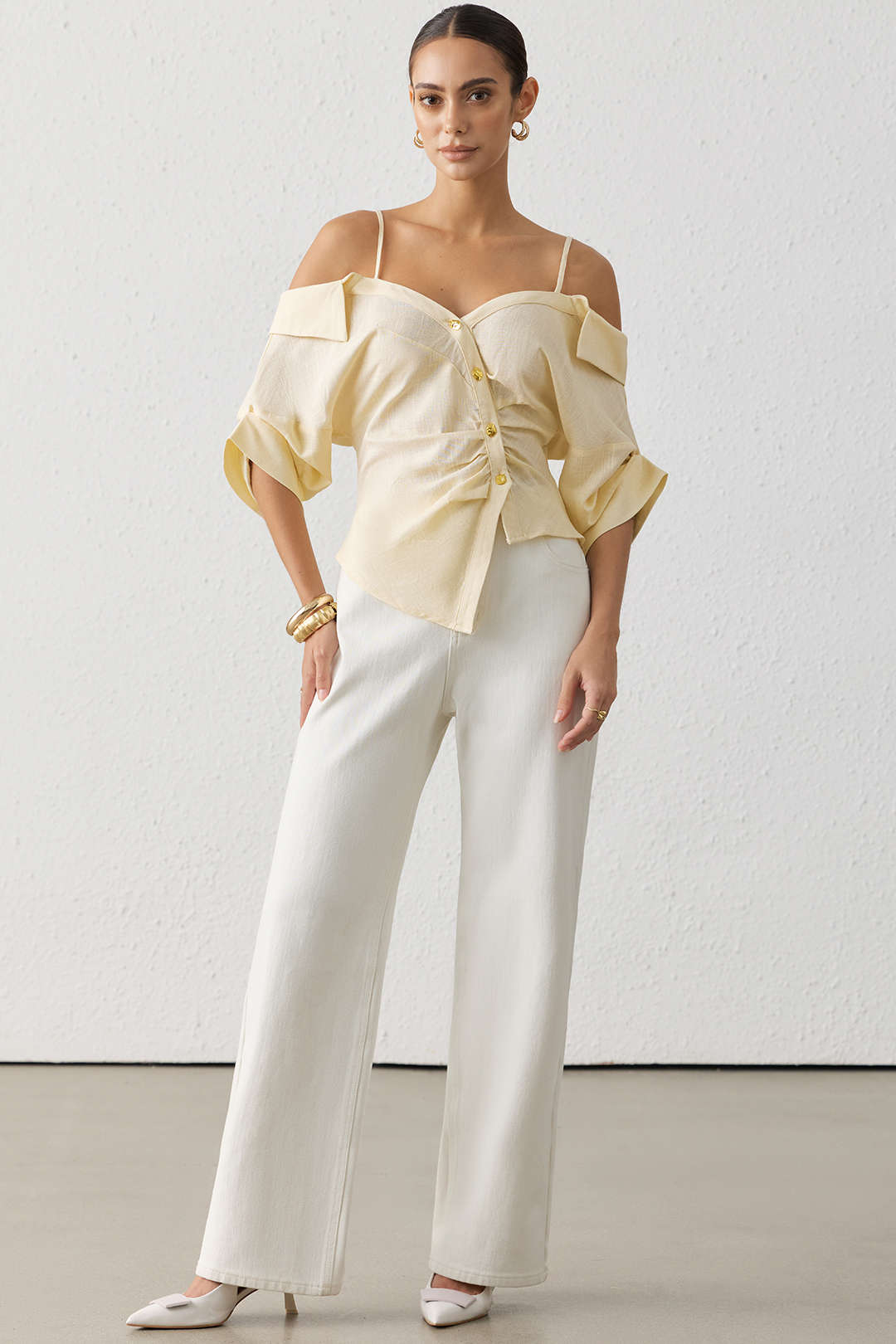 Linnen metallic blouse met knoopjes, ruches en korte mouwen