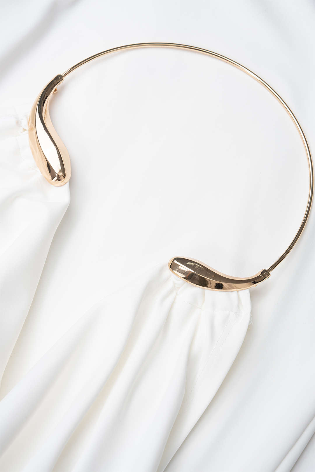 Metallic jumpsuit met drapering, watervalhals en ruches