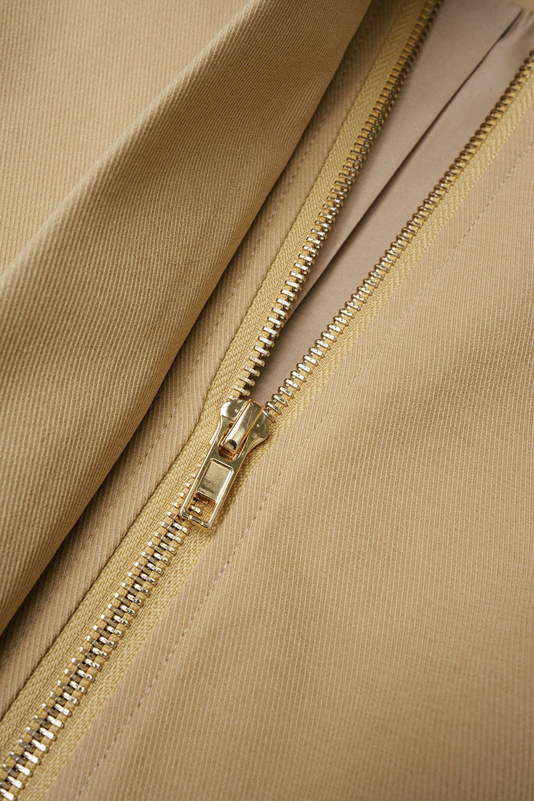 Blouse met revers, rits en korte mouwen