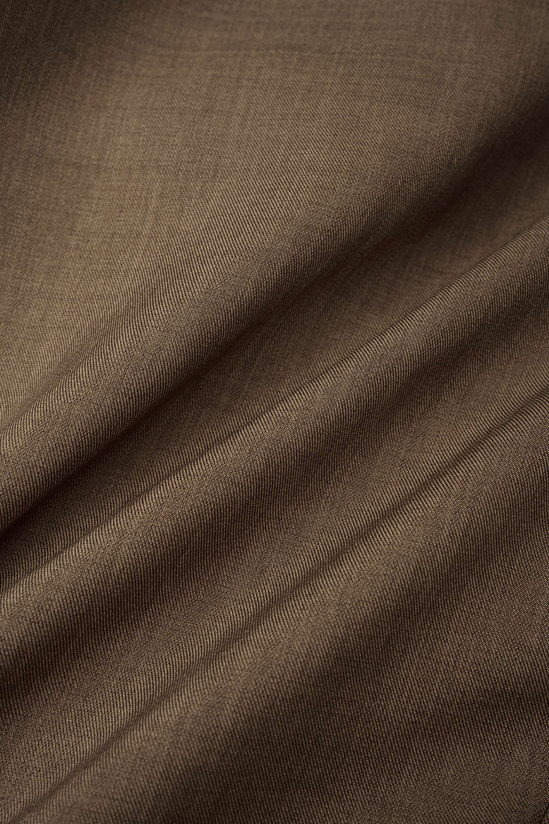 Asymmetrisch metallic jasje met V-hals en knoopjes