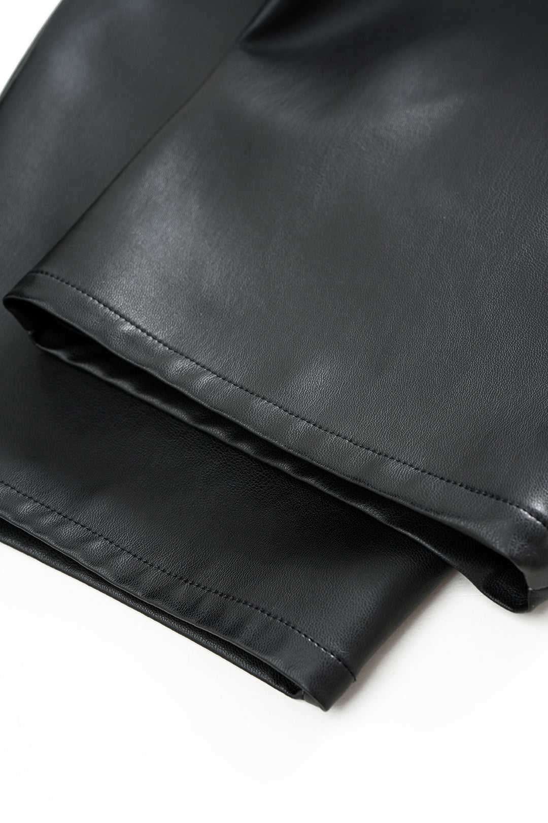 Leren-look pantalon met riem, hoge taille en ballonmodel
