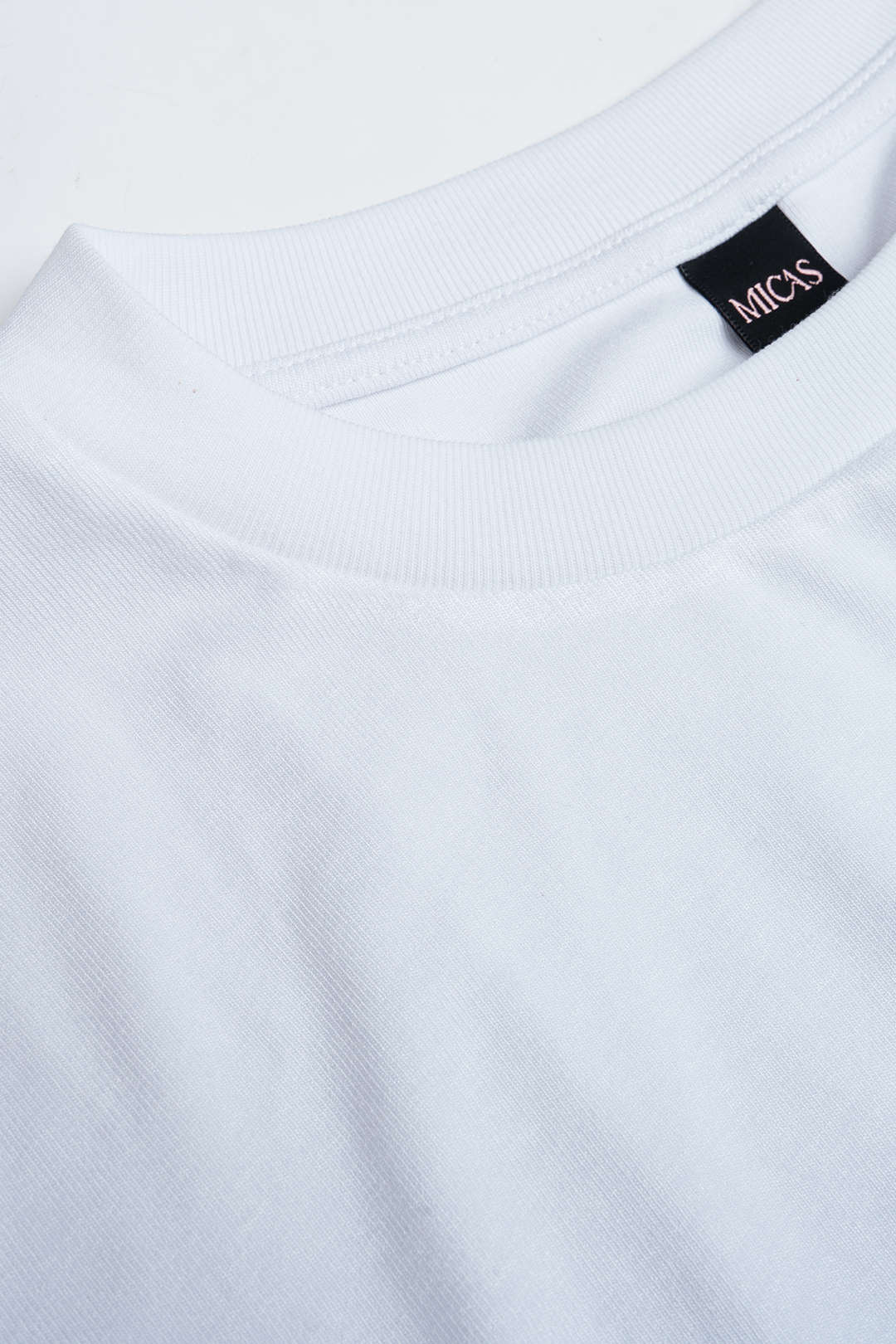 Dana - Tanktop met ronde hals en strik