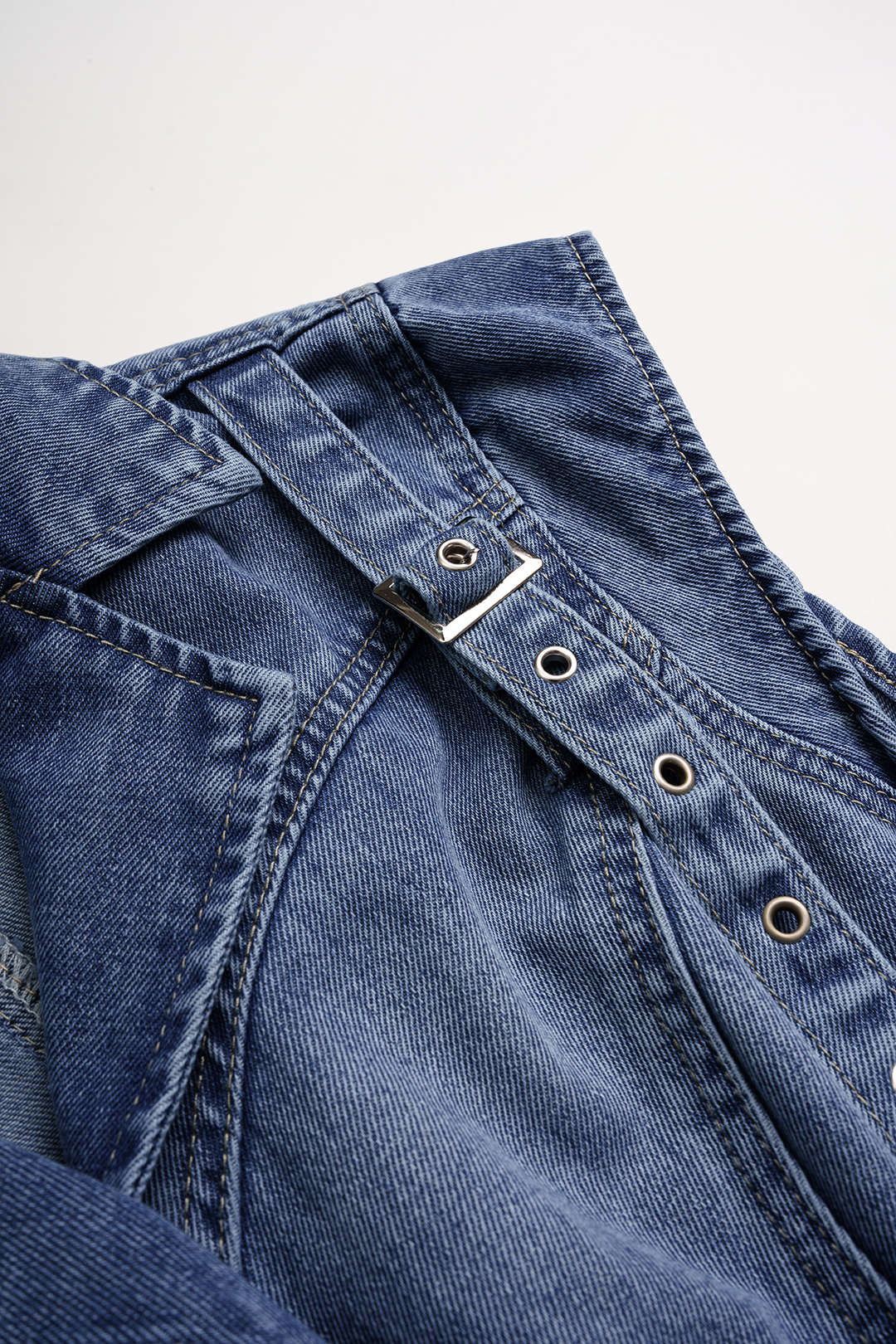 Denim mouwloze jumpsuit met V-hals en wijde pijpen