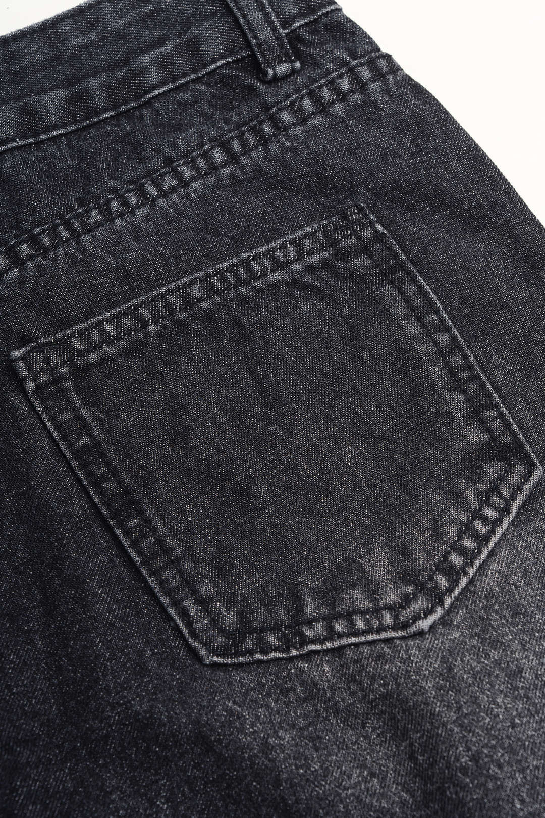 Jeans met studs, ruches en hoge taille