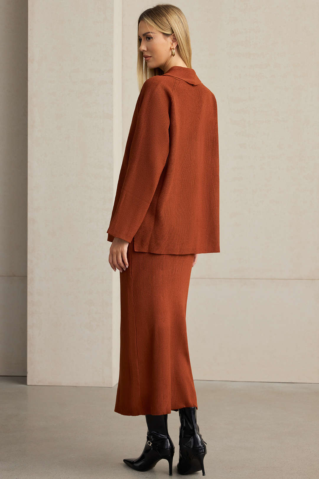 Thea - Gebreide set met vest en rok