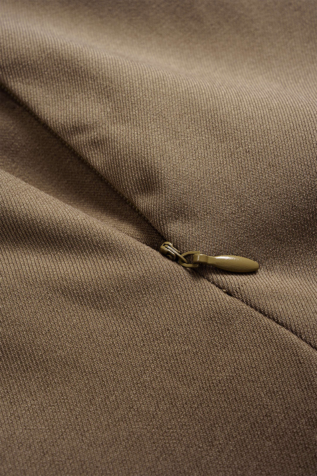 Asymmetrische rok met riem, ruches en hoge taille