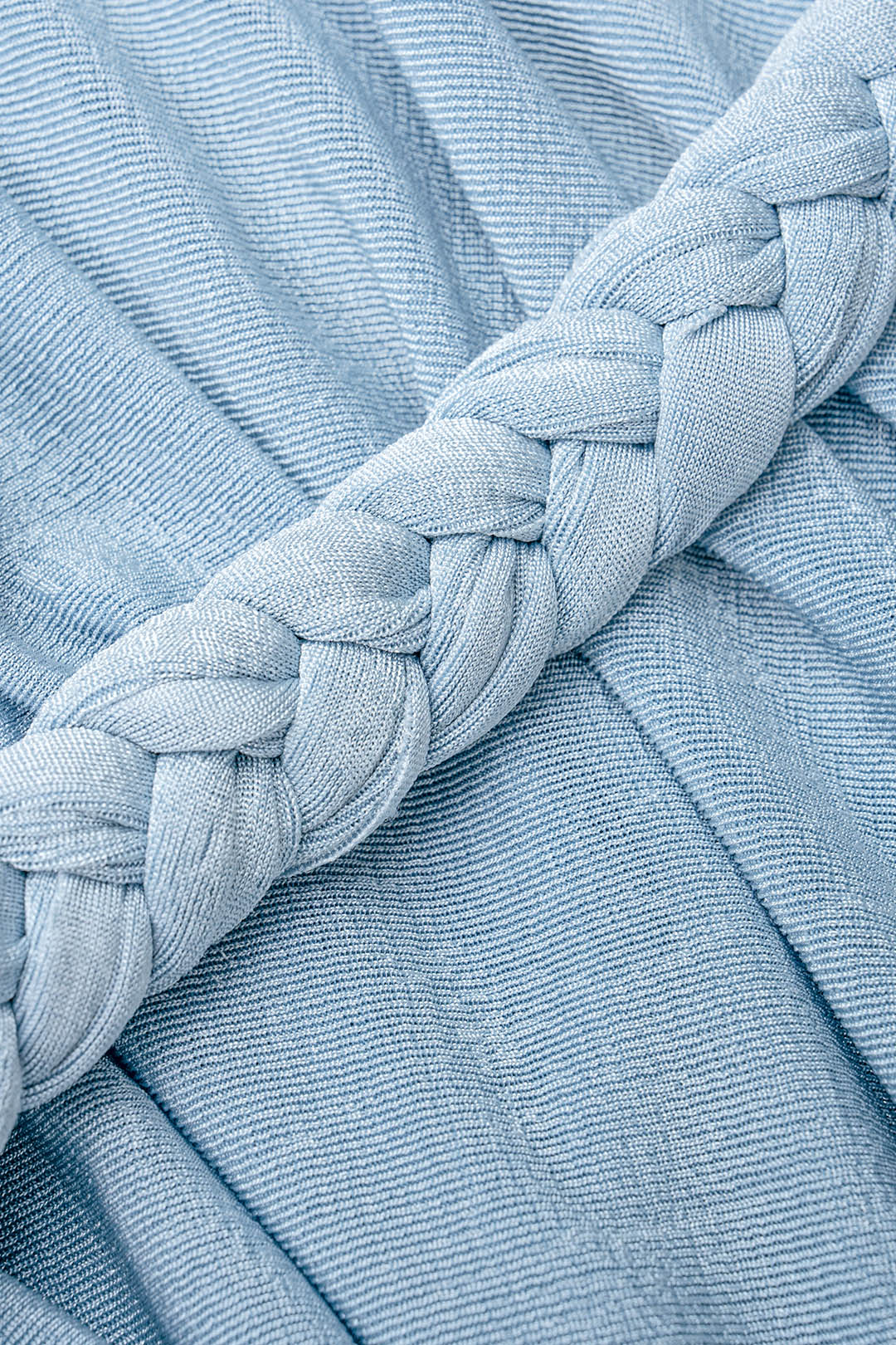 Mouwloze minijurk met halternek, drapering en watervalhals