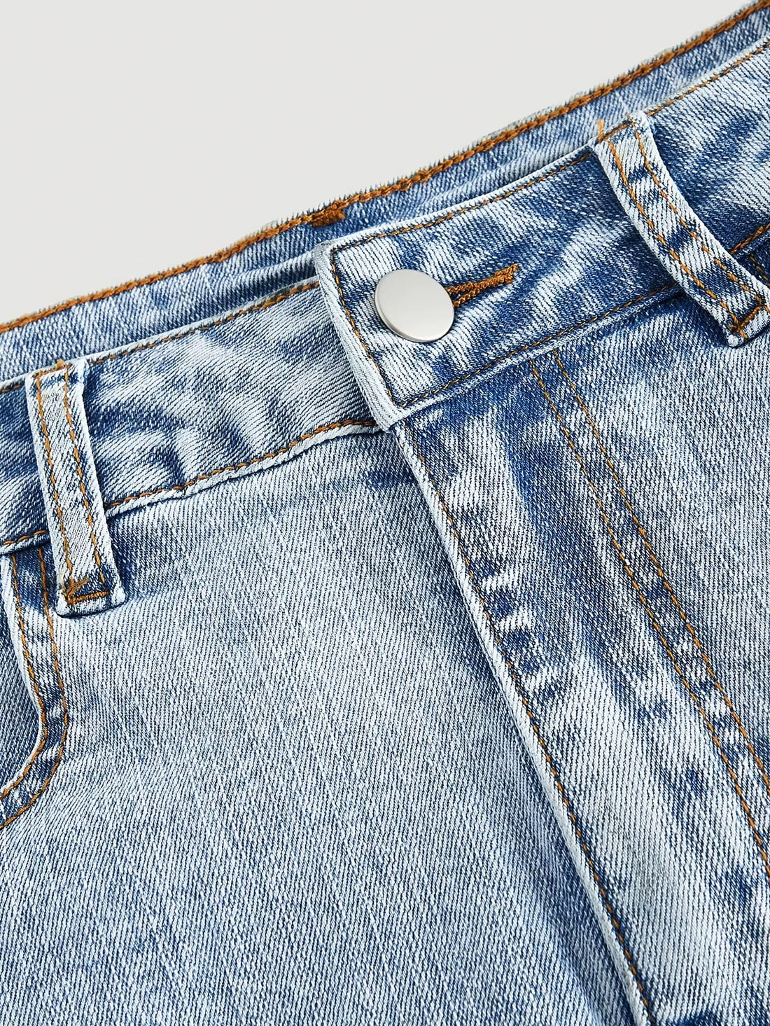 Denim skirt with pockets