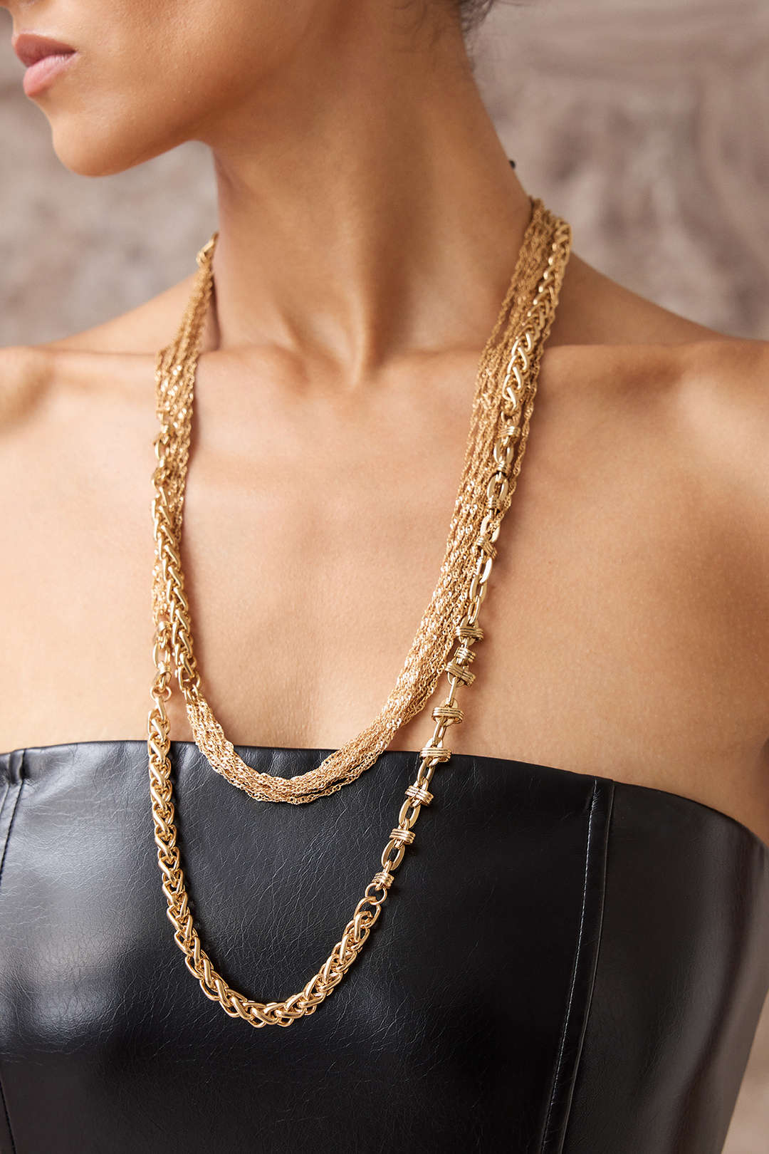 Metallic ketting met kettingdetail