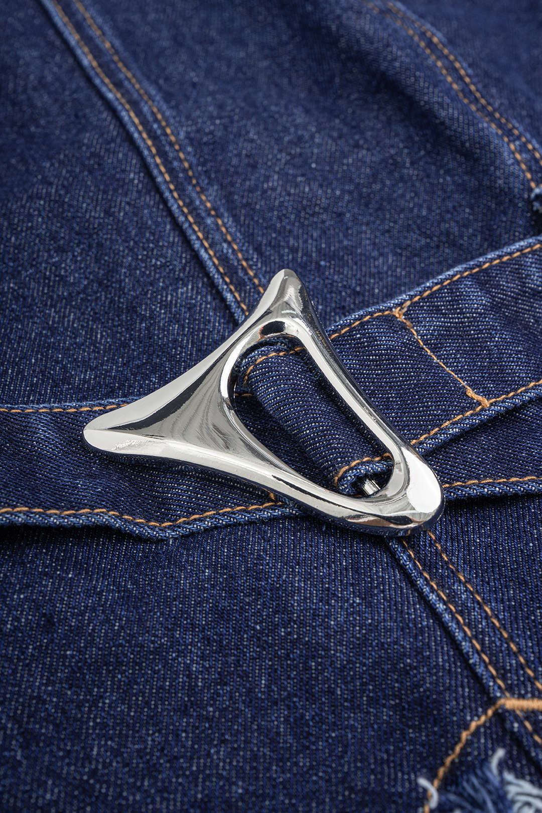 Denim metallic tanktop met rafelrand, riem en rits