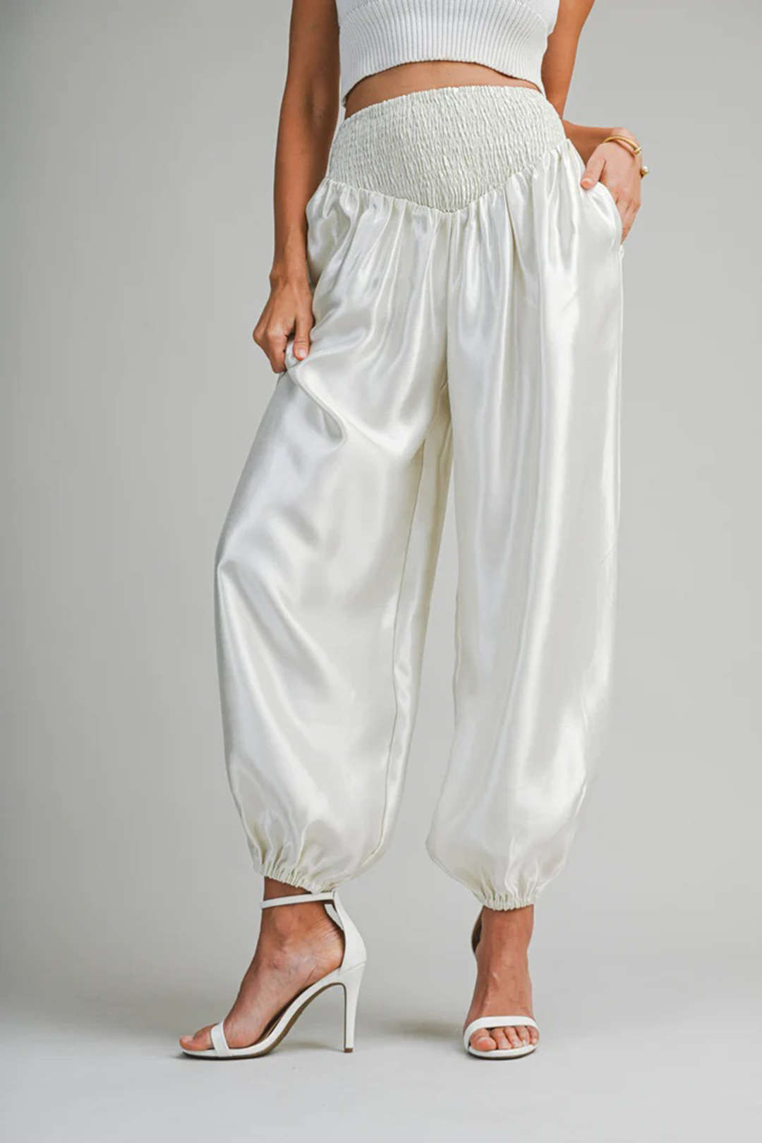 Broek met smokwerk, zakken en ballonmodel