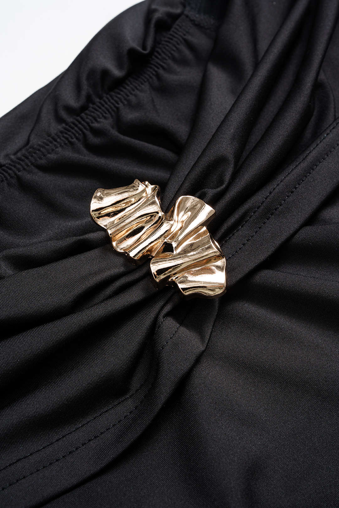 Transparante metallic minijurk met blote schouders en ruches