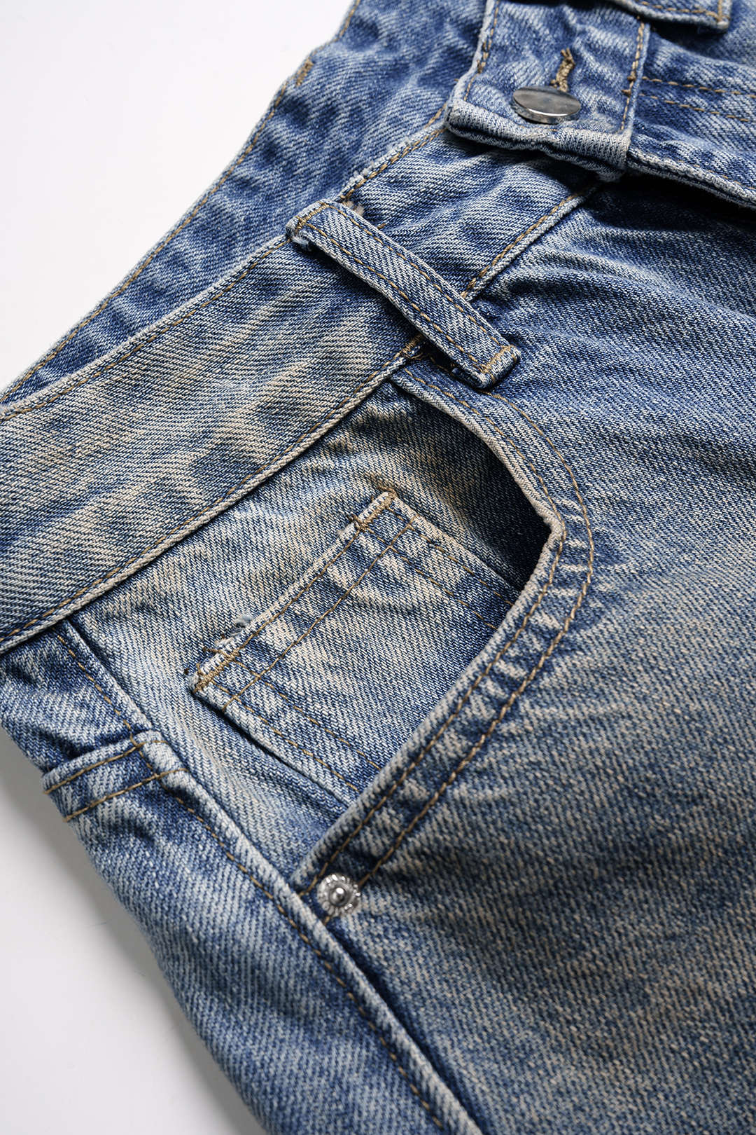 Rosa - Asymmetrische jeans met wijde pijpen