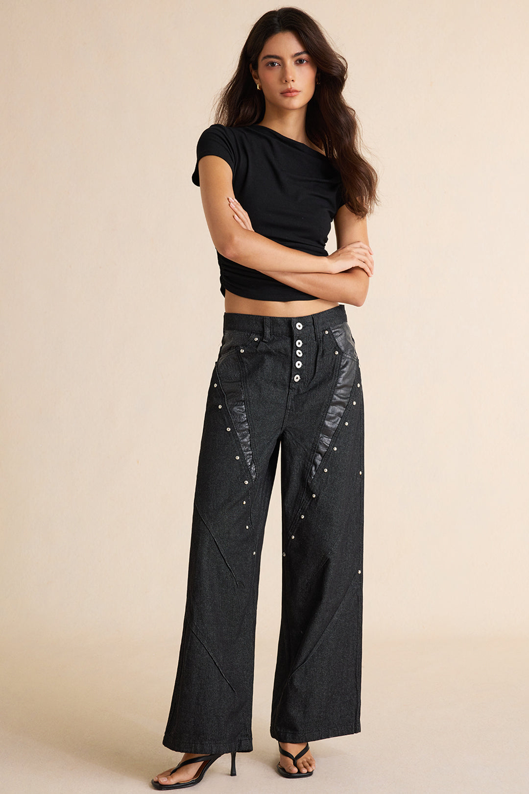 Patchwork jeans met studs en wijde pijpen