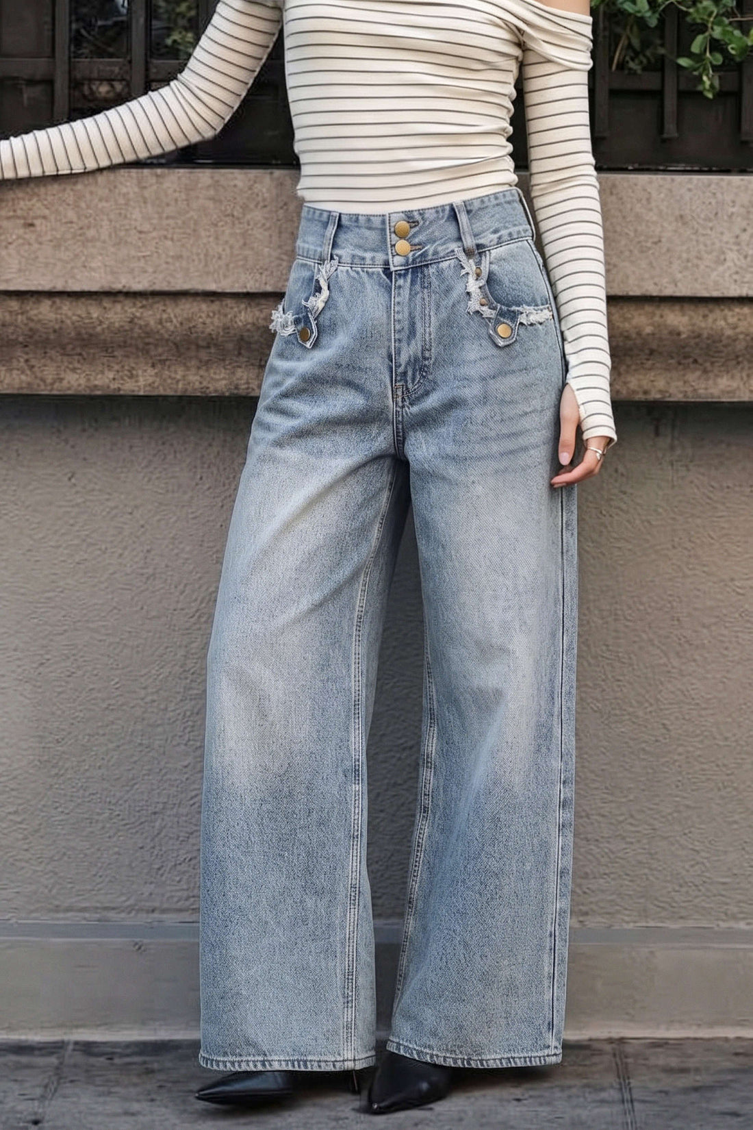 Jeans met wijde pijpen, zakken en rafelrand