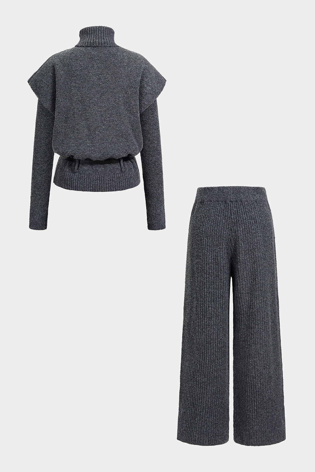 Gebreide broek met col, riem en korte mouwen