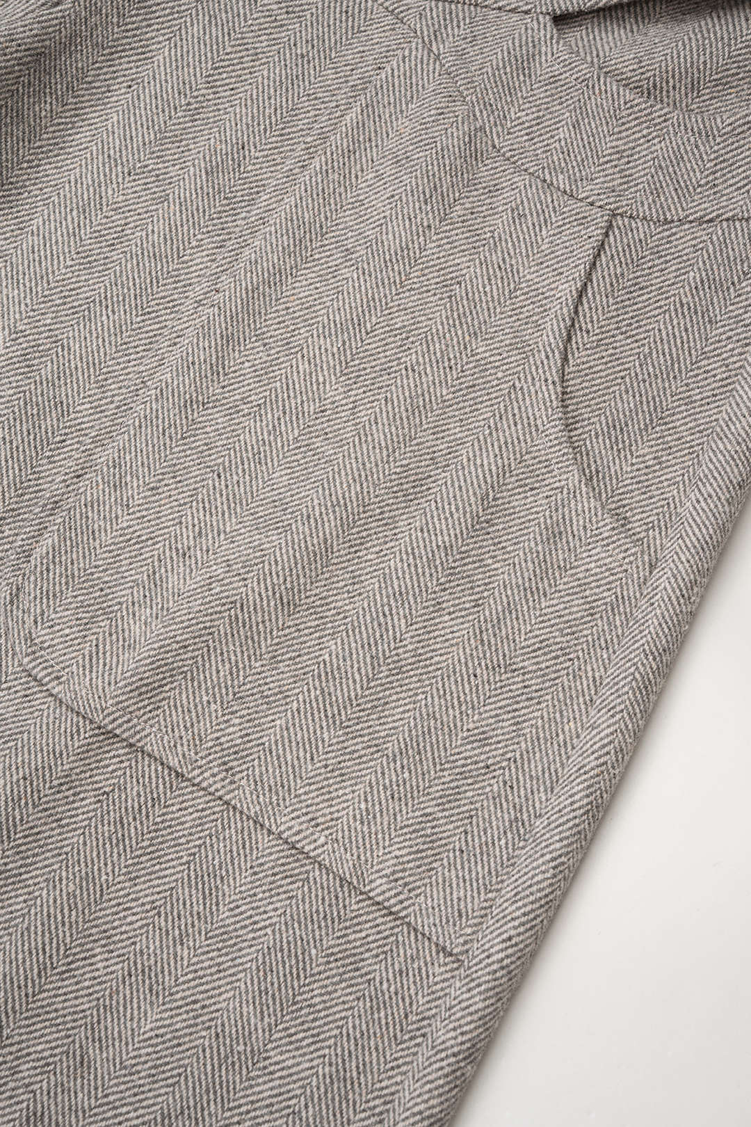 Broek met uitsnijding en zakken