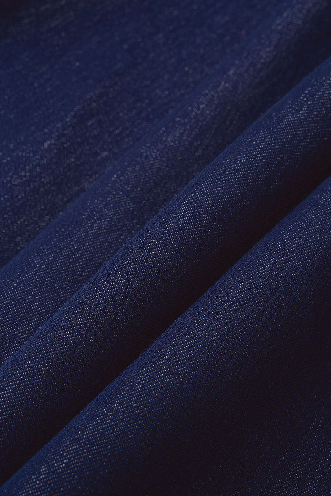 Denim asymmetrische midijurk met ronde hals en ruches