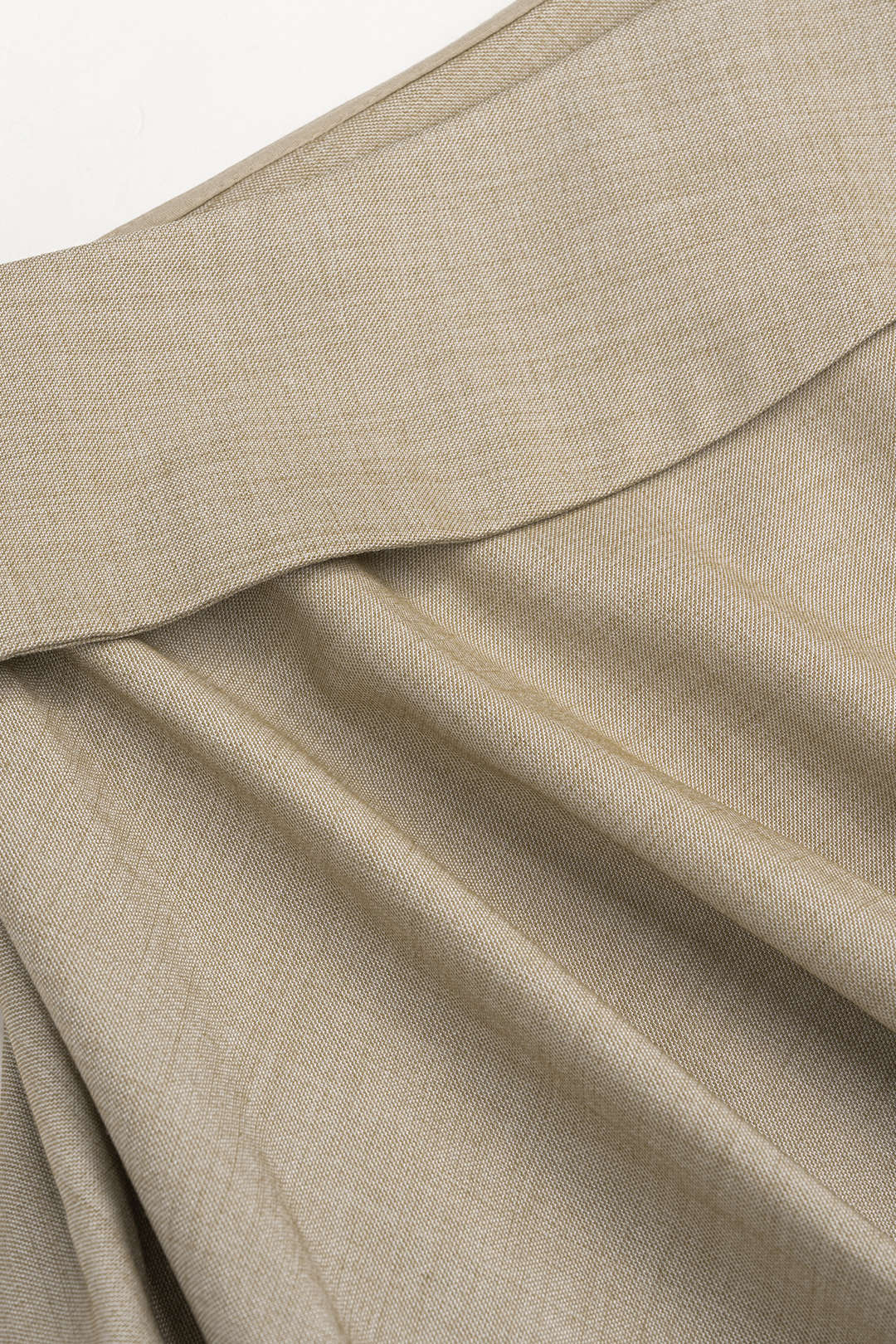 Asymmetrische blouse met één schouder en ruches