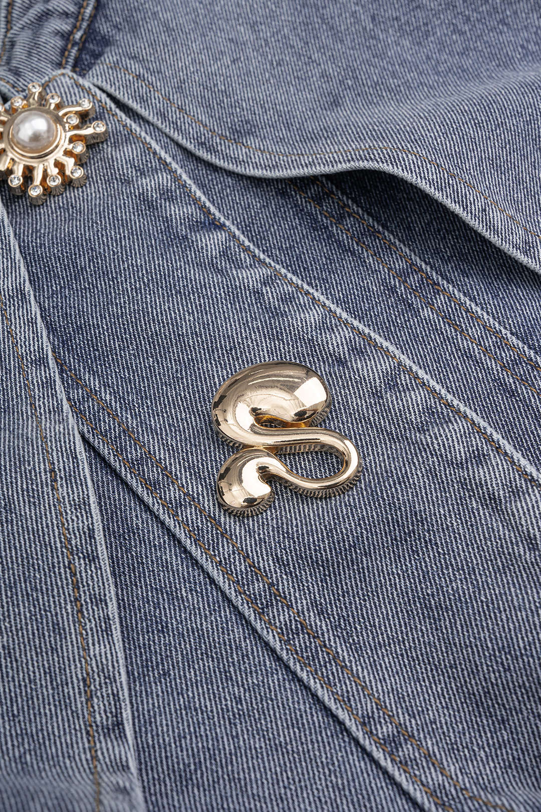 Demi - Denim metallic jasje met knoopjes