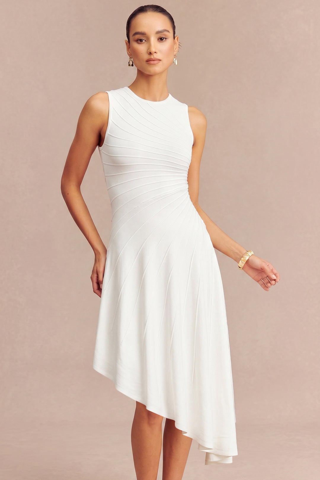 Gebreide asymmetrische midijurk met ronde hals