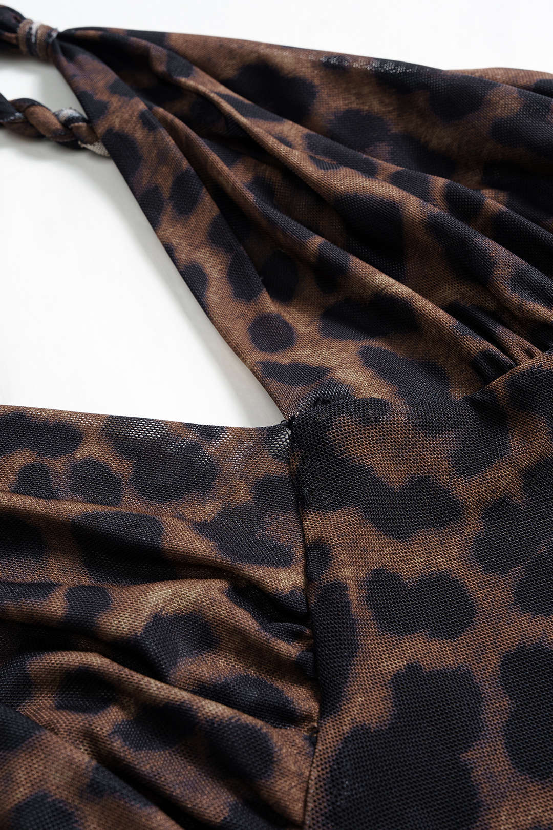 Luipaardprint mesh body met V-hals en ruches